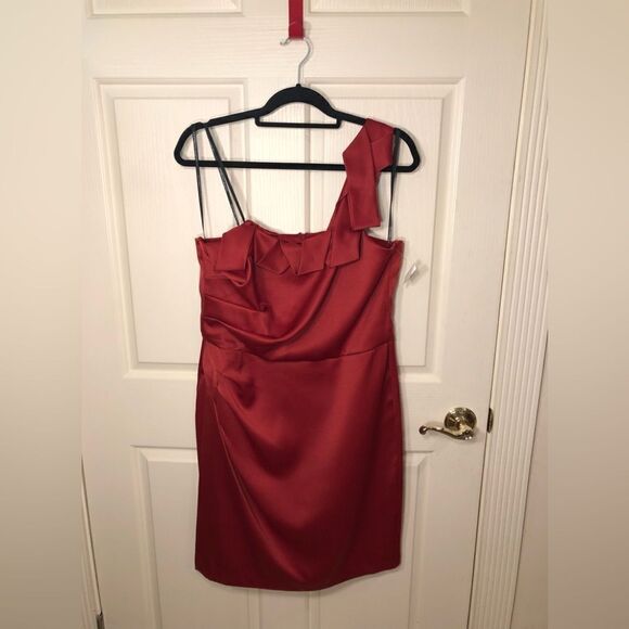 Chris McLaughlin dress  - Picture 1 of 4